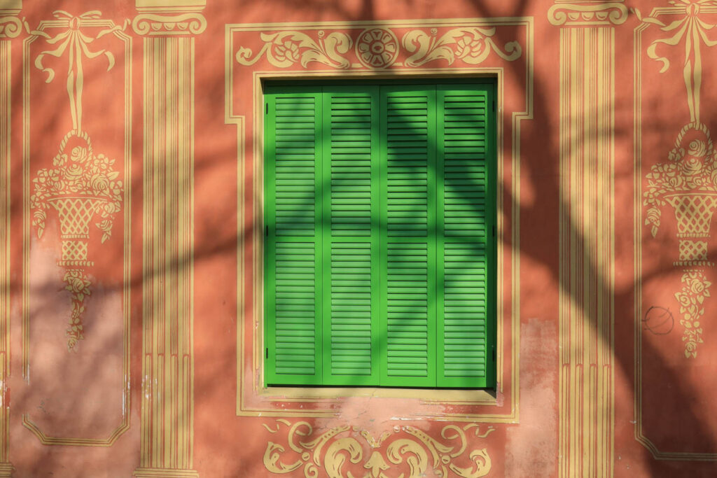 Canon PowerShot G7 X Mark III recenze 2026 - barevné okno v Barceloně