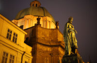 Canon RF 45mm F1.2 STM - recenze - Praha v noci