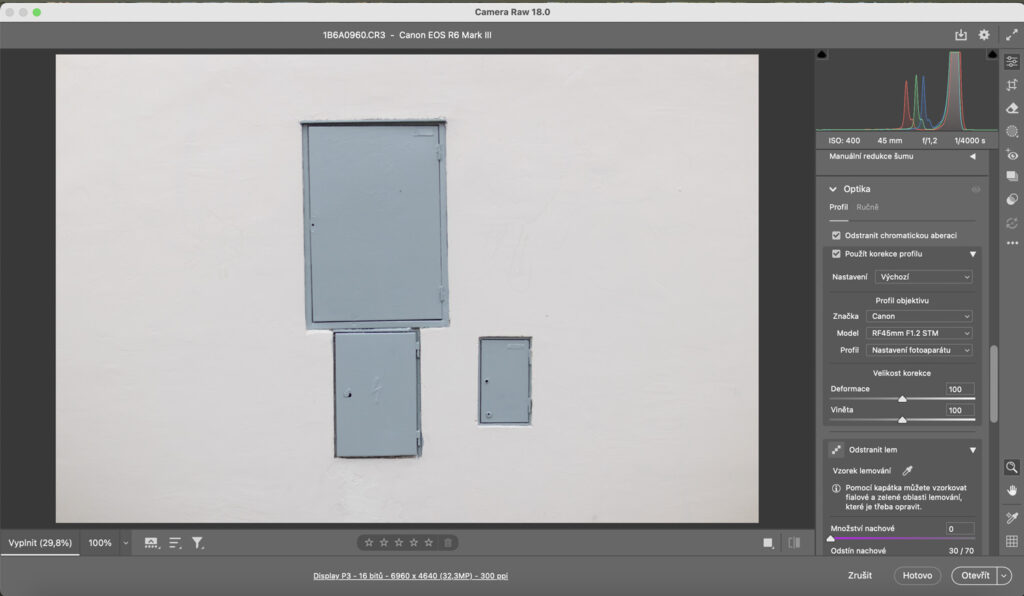 Canon RF 45mm F1.2 STM a vinětace