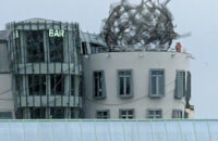 Recenze Google Pixel 9 Pro XL - tančící dům - detail