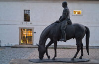 Samsung Galaxy A56 - recenze - Lány - socha prezidenta