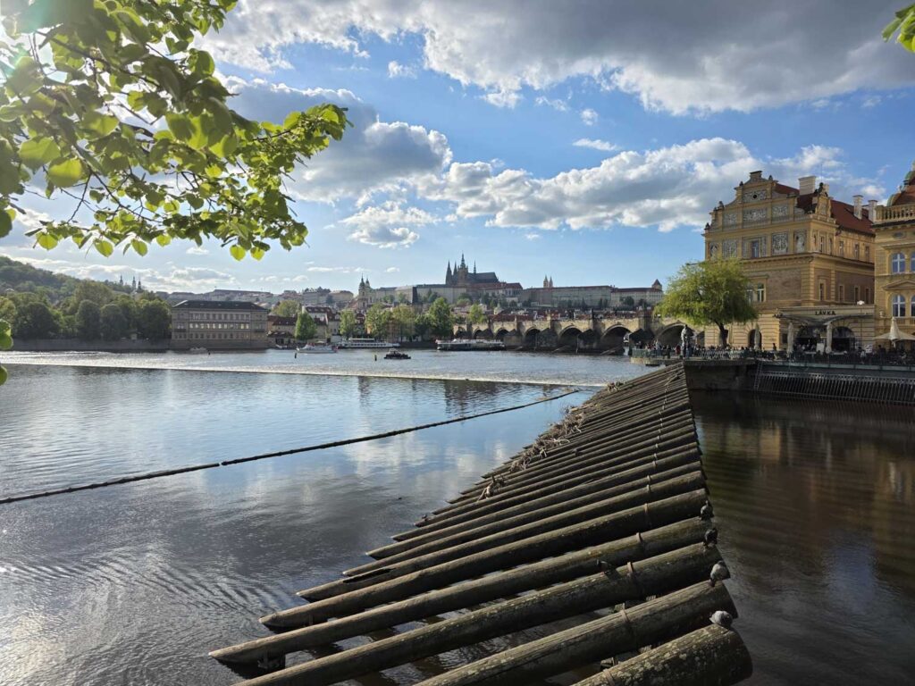 Samsung Galaxy S25 Ultra recenze Praha