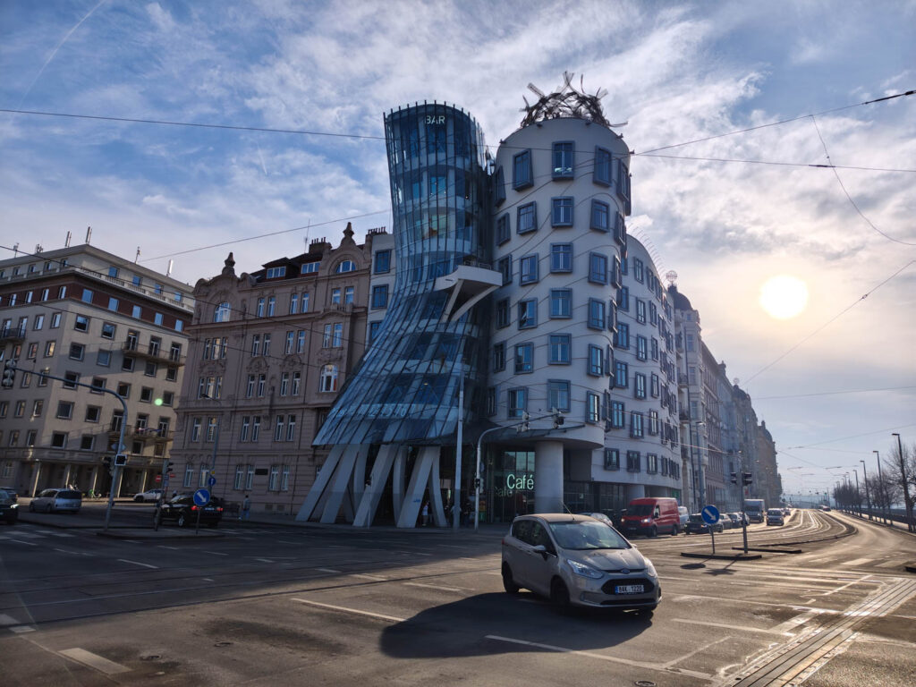 Xiaomi Redmi Note 15 Pro+ 5G - Tančící dům