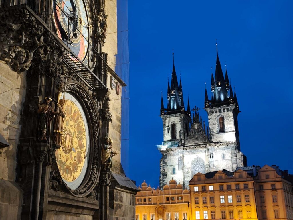 Xiaomi Redmi Note 15 Pro+ 5G - noční Praha