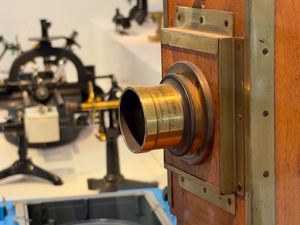 Zeiss a Vivo - muzeum starý fotoaparát