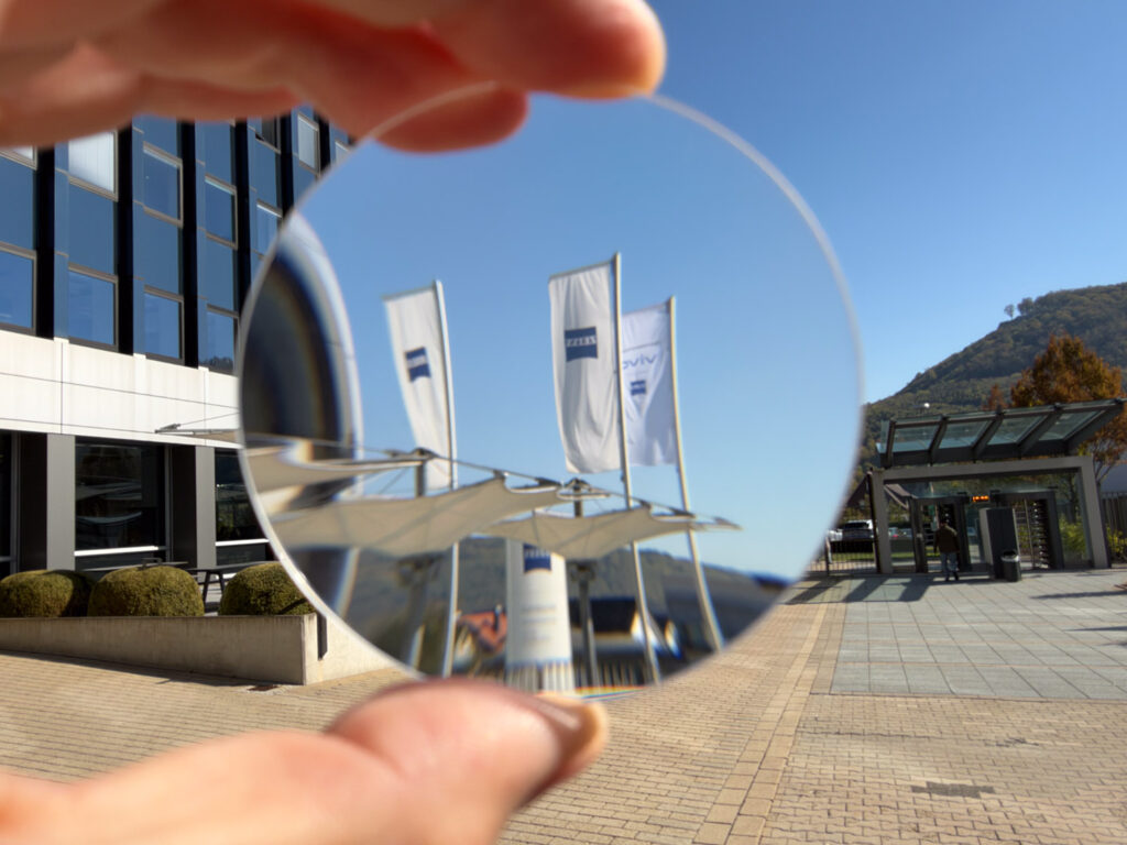 Zeiss a Vivo - centrála v městě Oberkochen