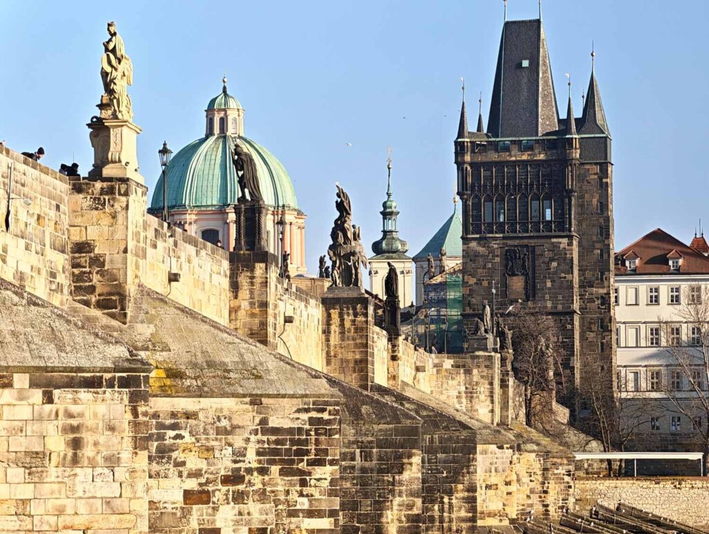 Honor Magic8 Pro - recenze - most