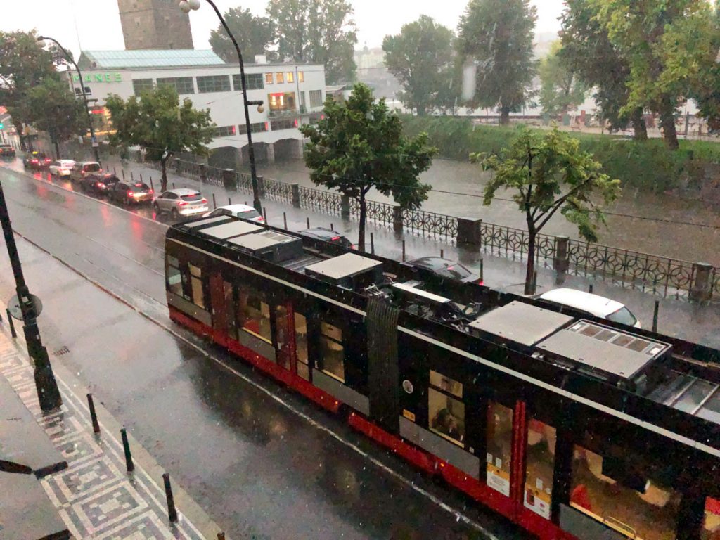 Tramvaj v dešti 2
