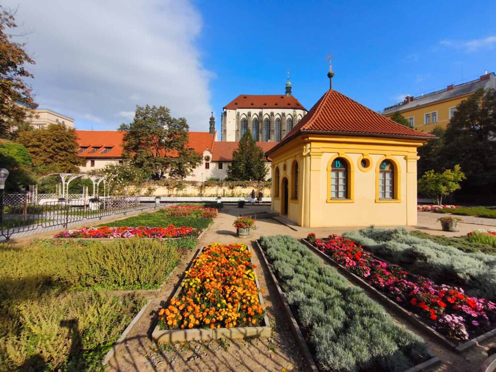 Xiaomi 15T recenze fotoaparátu - zahrady