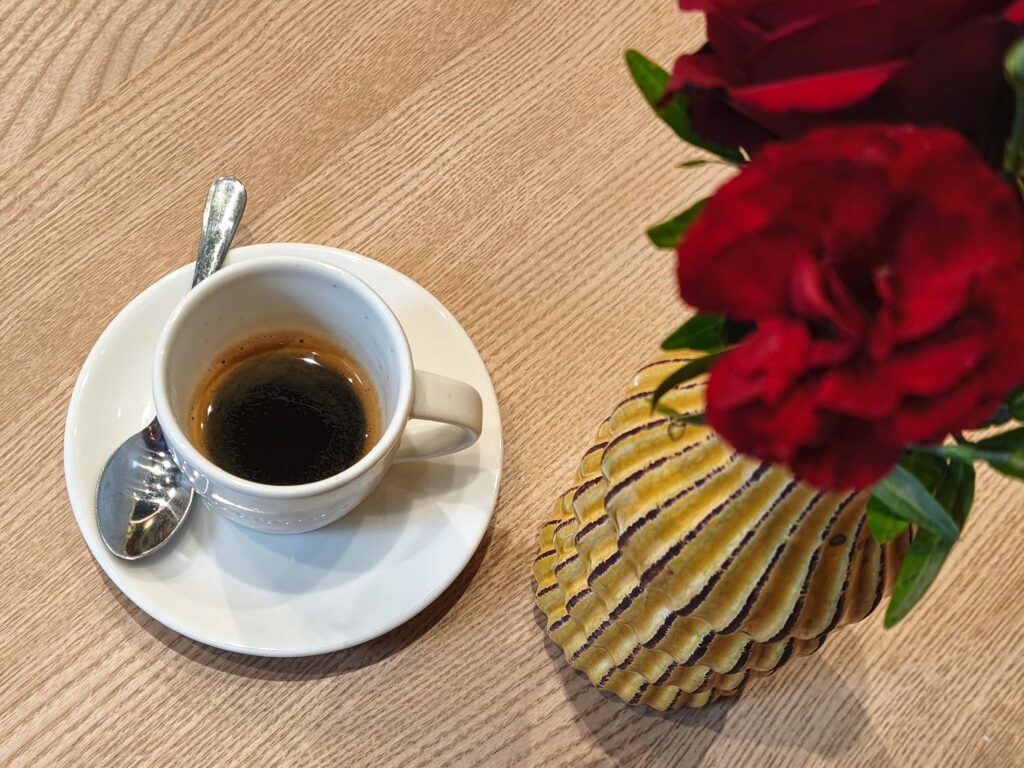 Xiaomi 15T recenze fotoaparátu - káva